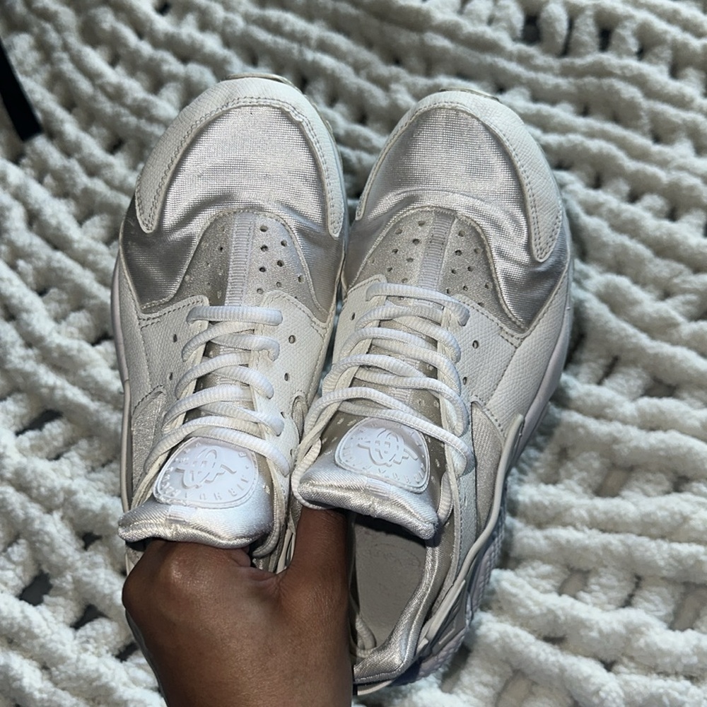 Nike Air Huarache - Picture 2 of 5